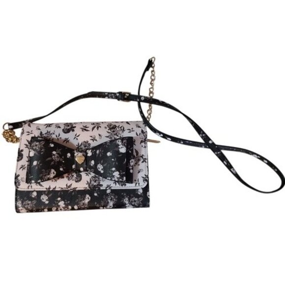 Betsey Johnson Black and White Floral Bow Roses Crossbody Purse Chain Strap - Picture 1 of 15